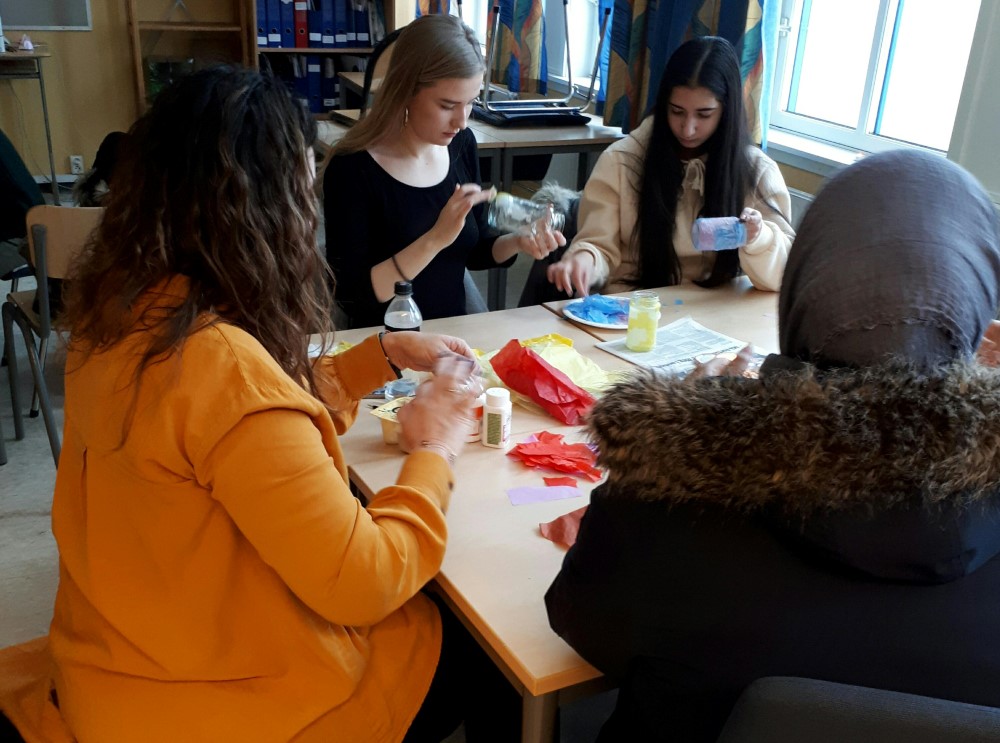 Elever har juleverksted