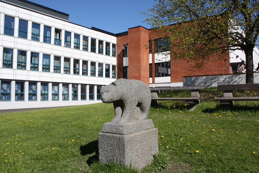 Bilde av skolen