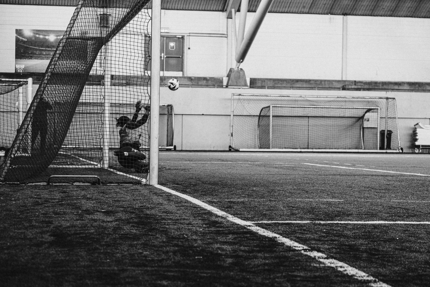 en person som spiller fotball