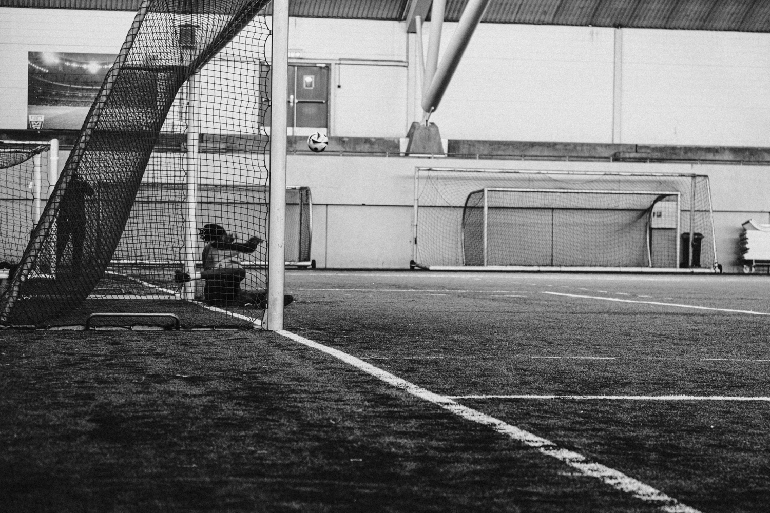 en person som spiller fotball