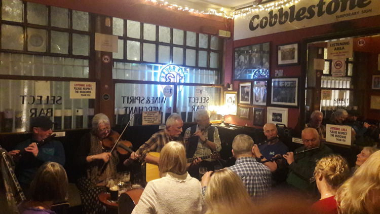 Musikk ved Cobblestone