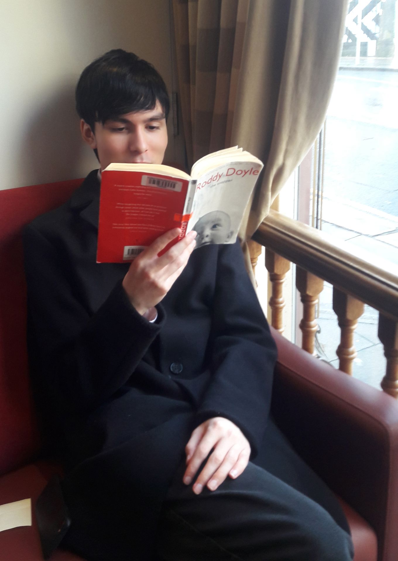 Elev som leser The Snapper